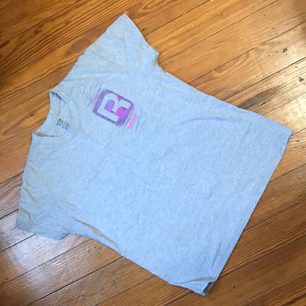 Women’s Reebok shirt